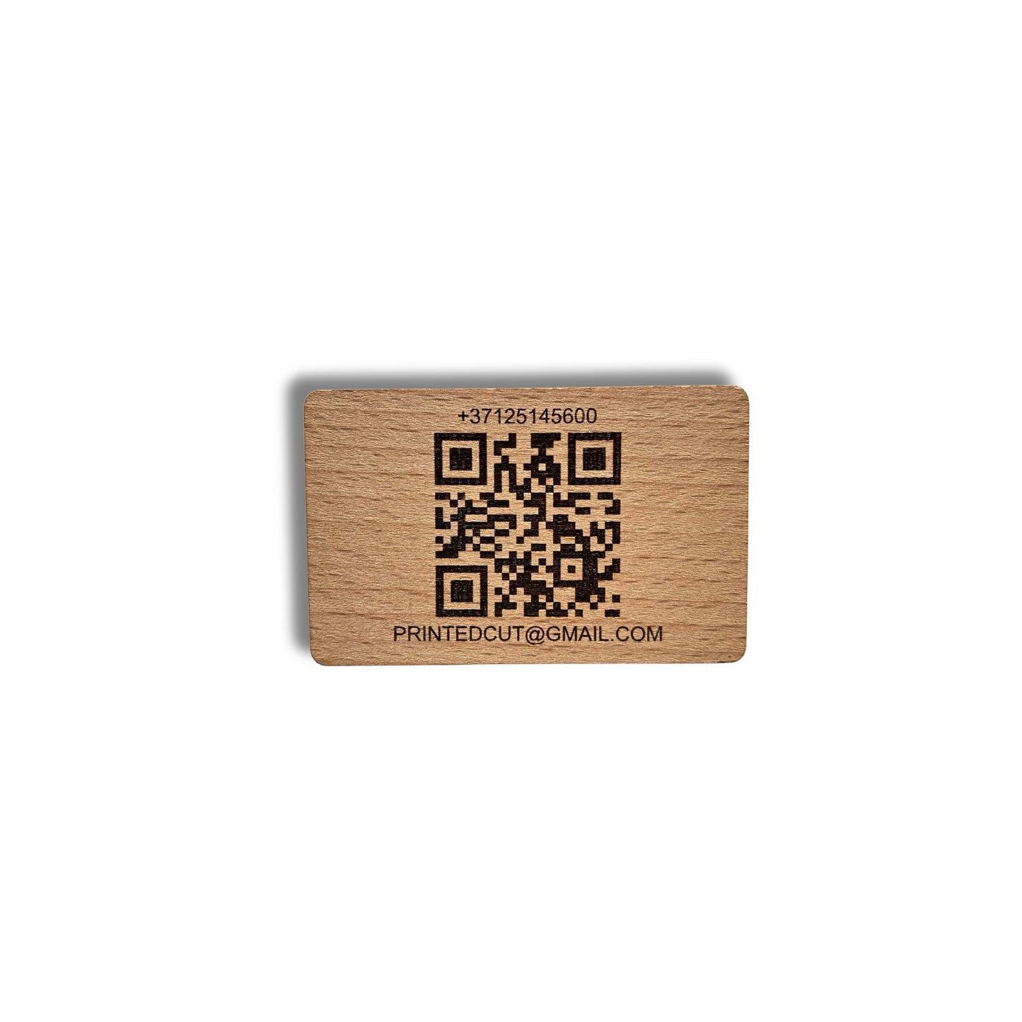 Koka vizītkarte ar gravējumu, QR kodu un TAP funkciju – personalizējama